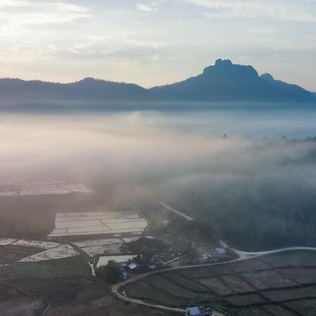 Khuang Kom Kaewma Farmstay מראה חיצוני תמונה